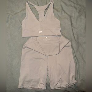 LUXEFORM SET ACTIVE SET